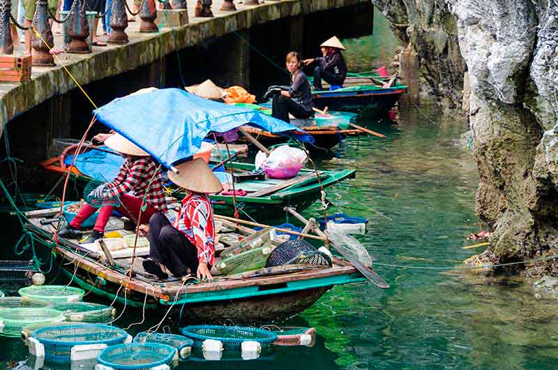 45 - Vietnam - Bahia de Halong - comercio flotante